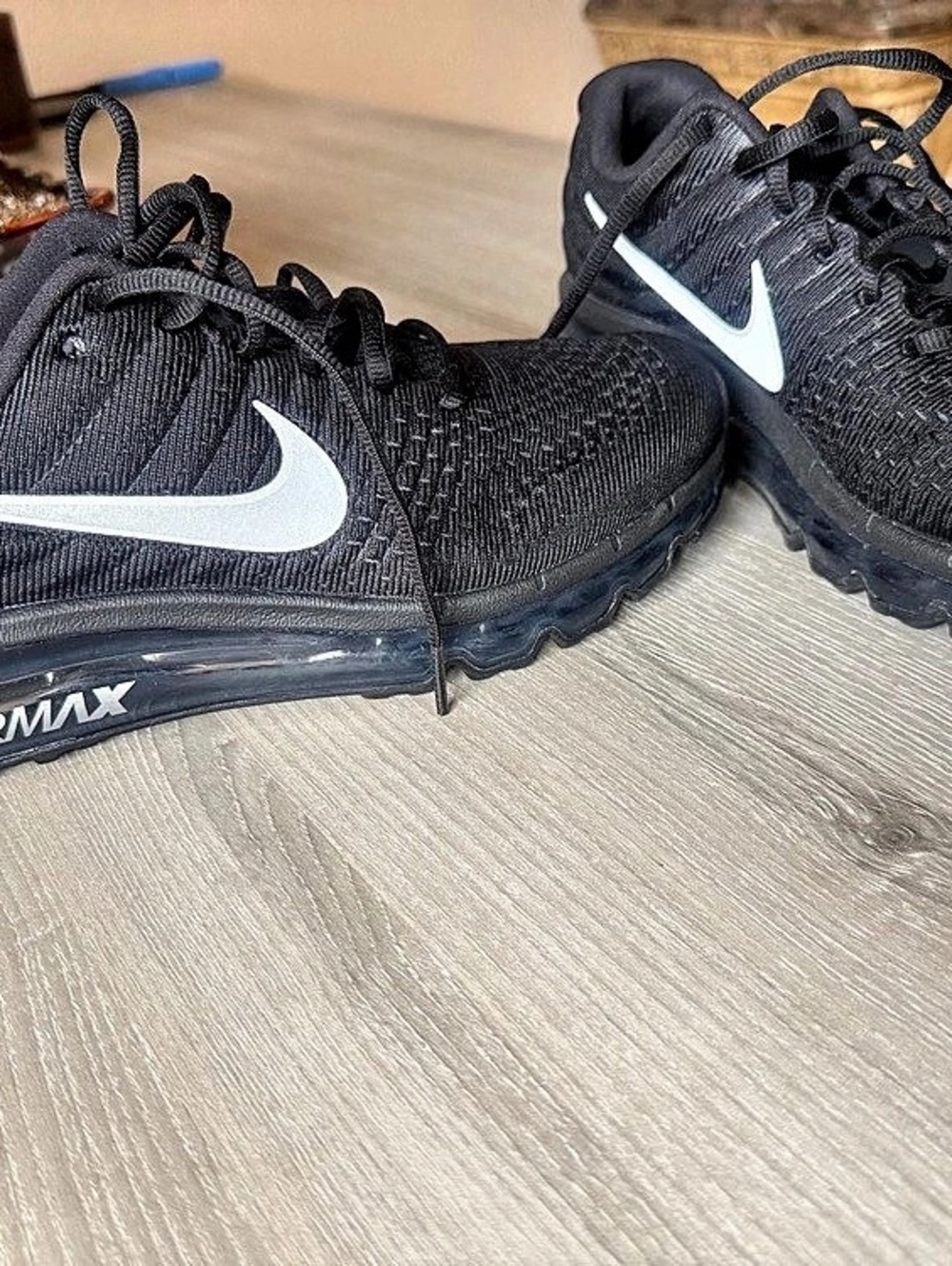 Nike Air Max 2017 Women's Athletic Shoes Black & White US 8.5